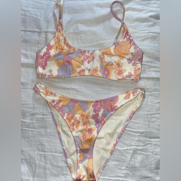 TRIANGL Bikini 👙 - Picture 1 of 2